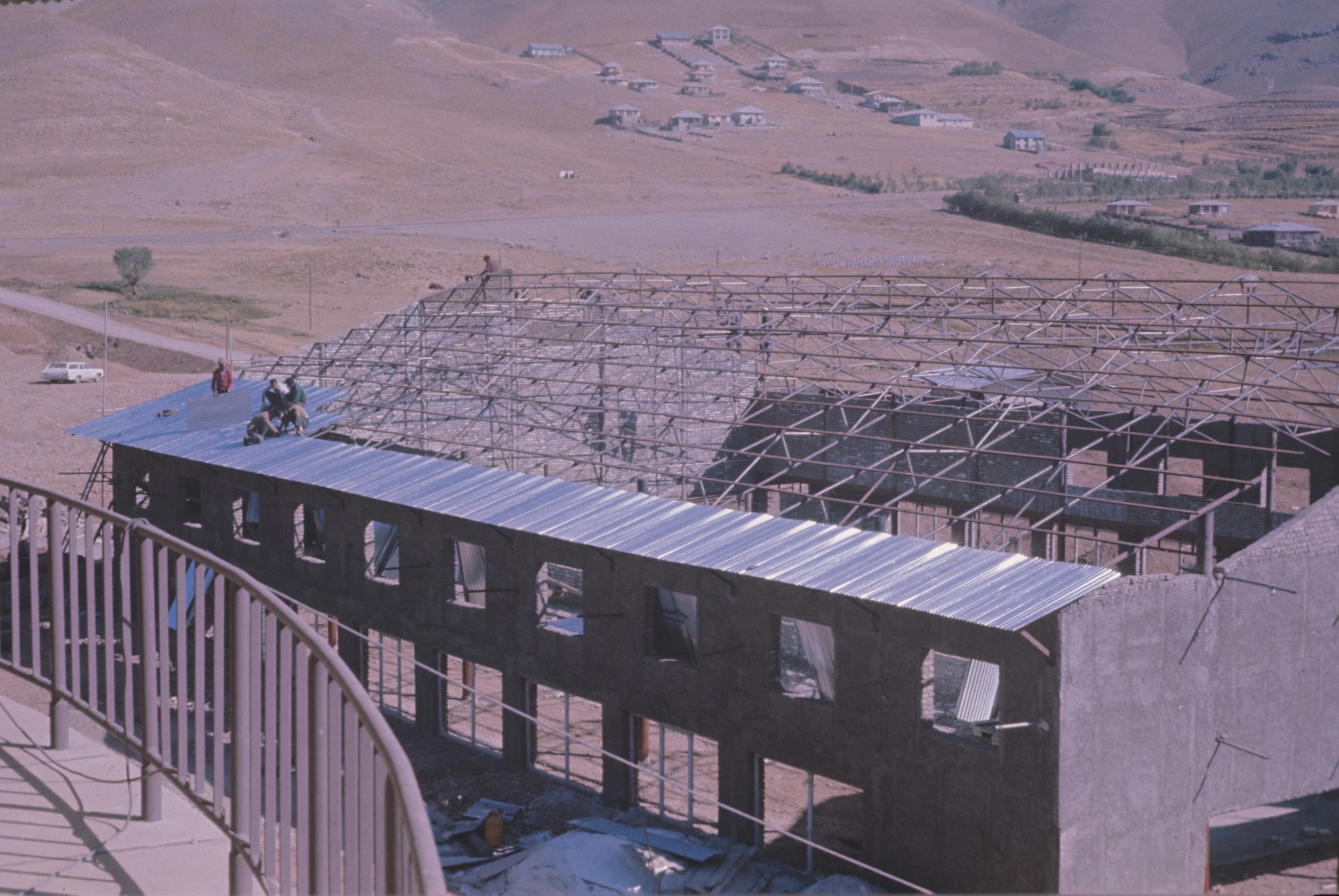 ساخت استخر سرپوشیده