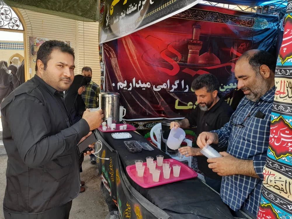 تصاویری از فعالیت خادمین ستاد مردمی اربعین شهرستان بندرلنگه